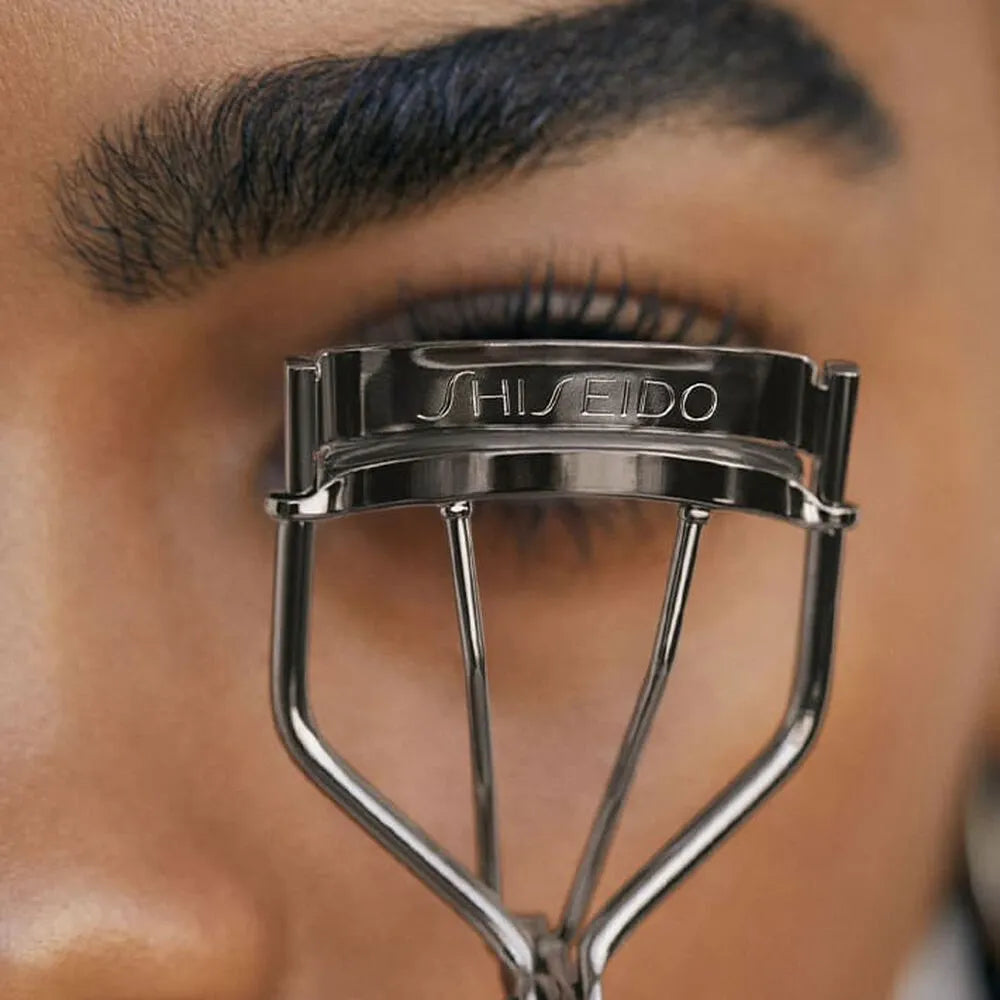 Kẹp Bấm Mi Cao Cấp Shiseido Eyelash Curler (Kèm 1 Đệm Cao Su Thay Thế)