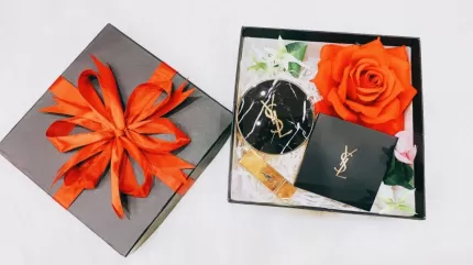 Bộ Quà Tặng Trang Điểm YSL