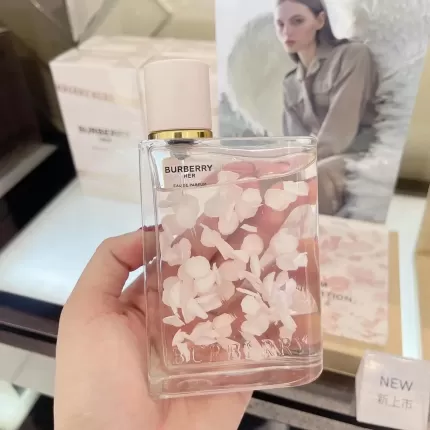 Nước Hoa Nữ Burberry Her Petals Limited Edition EDP 88ml