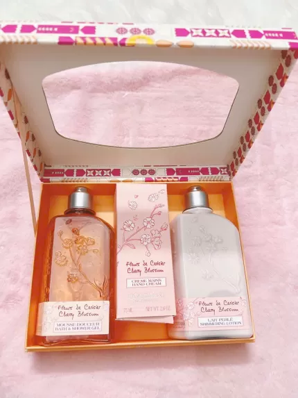 Bộ chăm sóc cơ da L'Occitane Cherry Blossom Body Collection (Quà tặng 20/10)